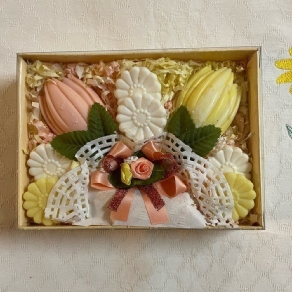 Vintage Flower Shaped Bath Soap Still in Box.